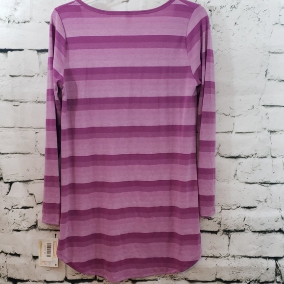 LulaRoe lynnae purple top nwt - Picture 4 of 6